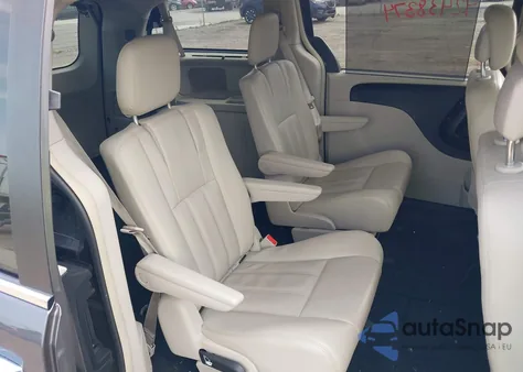 2015 Chrysler Town & Country Touring-L z USA, uszkodzony, nr VIN 2C4RC1CG2FR677644